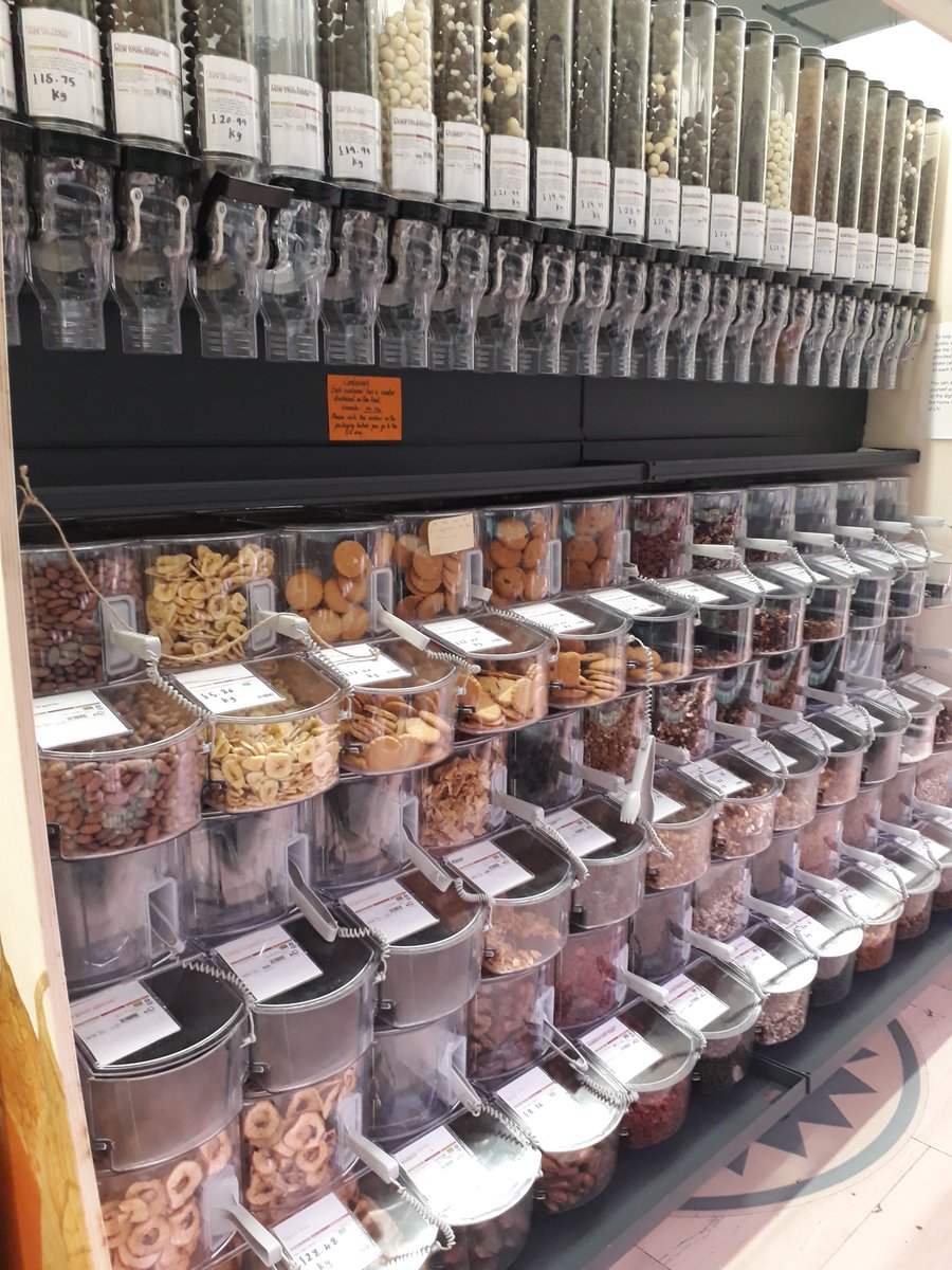 LIV FOOD MARKET tweet media