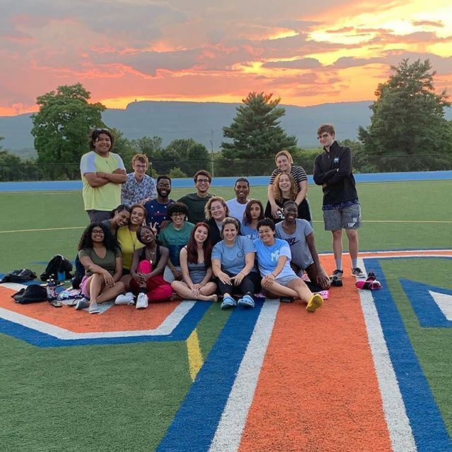 newpaltz's tweet photo. “You need to be aware of what others are doing, applaud their efforts, acknowledge their successes, and encourage them in their pursuits. When we all help one another, everybody wins." – Jim Stovall #npsocial #nporientation #sunynewpaltz #fun #npeop #eop… https://t.co/SQktPo9Yxn https://t.co/BzpQgAgmyR