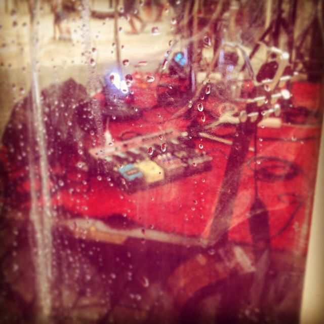 Miamsofficiel's tweet photo. Bravons la pluie au @campinglabretonniere ! #duomiams #chansonalacarte #faitmaison #rainylive #womanondrums #femalesinger #guitar https://t.co/2uP5XSbMCy