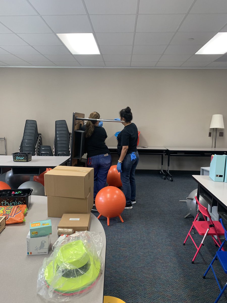 Katiefogle's tweet image. Operation classroom transformation! Our custodians are the best for helping out with lowering and raising tables. It takes a village! Can’t wait to see our kiddos 🙌🏻 @MRobinsonElem #MakingLearningMagical