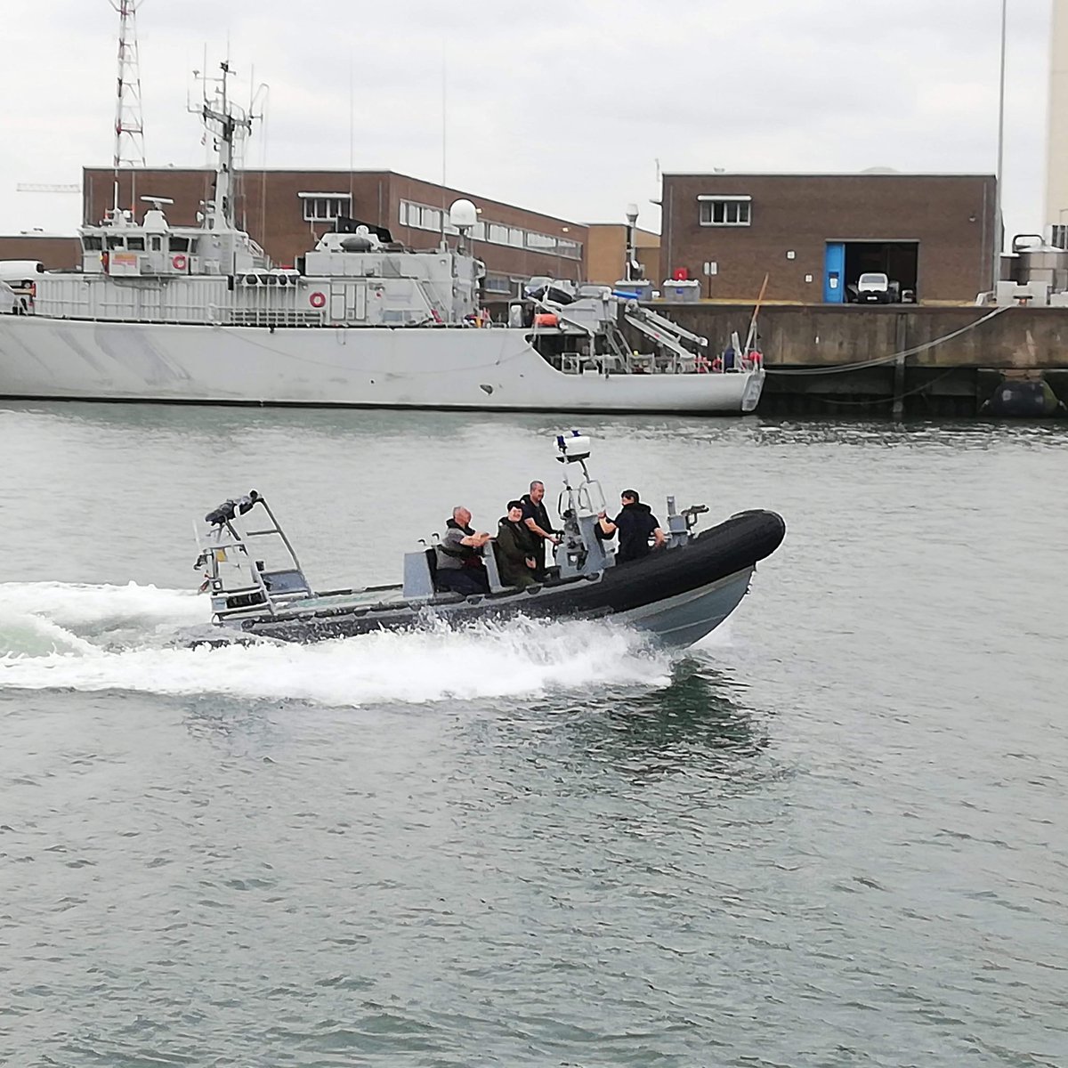 Commandant_Cstr's tweet photo. 18th of July #visit of #OCMW #patrontown @StadDendermonde @PietBuyse on board #p901. Important to maintain relationship between ship and patron town. many thanks for the #julesdestrooper. @TheBelgianNavy https://t.co/UV9xs5UUlw