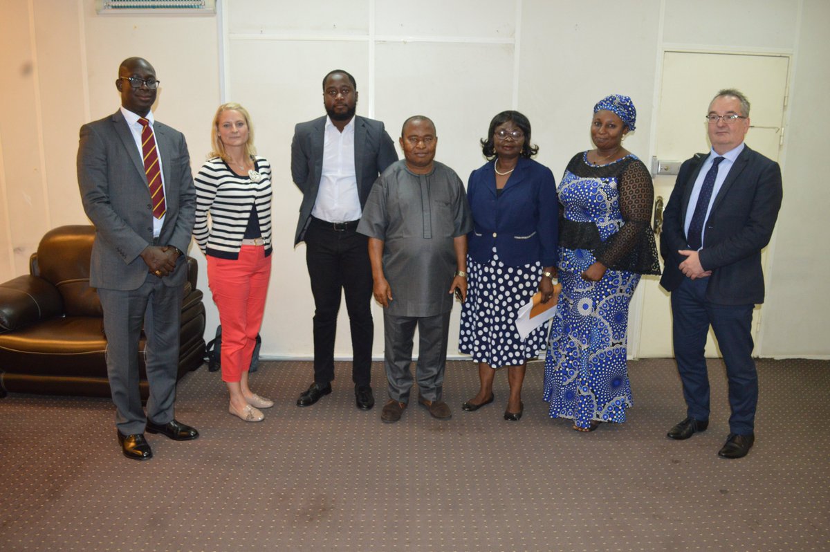 WarehouseVisib1's tweet photo. The team also paid a courtesy call on the Director of Procurement in the ministry to discuss possible areas for collaborations. @ARC4SC @zukynokeke @Fmohnigeria @nscip https://t.co/4gXmcD26M3