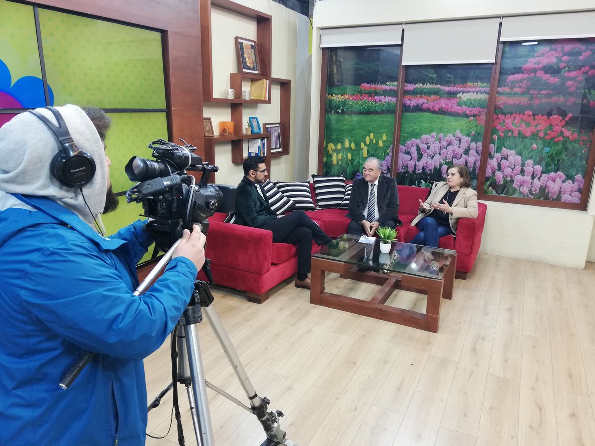 ahoraescuandob1's tweet photo. [PRENSA] Seremi @TrabajoBiobio @CJaraBioBio y Pdta Consejo Regional #Biobío @florweissen @CoreBioBio Difundieron #LeyHonorarios en @Nuestracasa9 @biobiotv en marco Proyecto #FEP2019 @previsionsocial https://t.co/qz96S9RGKP