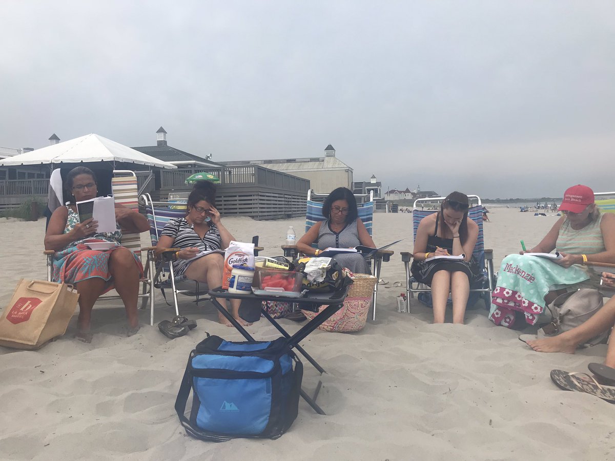 hvazquez14's tweet photo. #PathwaysBook Book Club underway with the awesome Gladstone Street School! @MsLanni @MsJohns1314 #highlanderInst @mkaysigler @J_SR1 https://t.co/xKpTY2ThUs