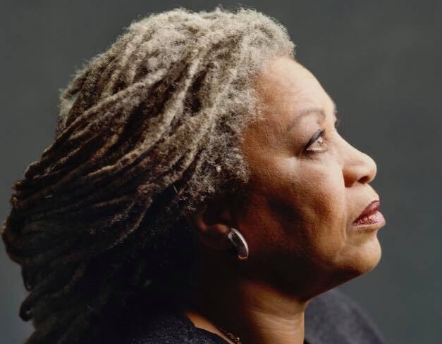 Lilaafa_Amouzou's tweet photo. «You wanna fly, you got to give up the shit that weighs you down» - #ToniMorrison
Rest In Power Queen 🙏🏿
#RIPToniMorrison #Thankyou #GreatestWriter #Legend #OurQueenForever #Beloved #TheBluestEye #NobelPrize https://t.co/DsjhFUX3Wz