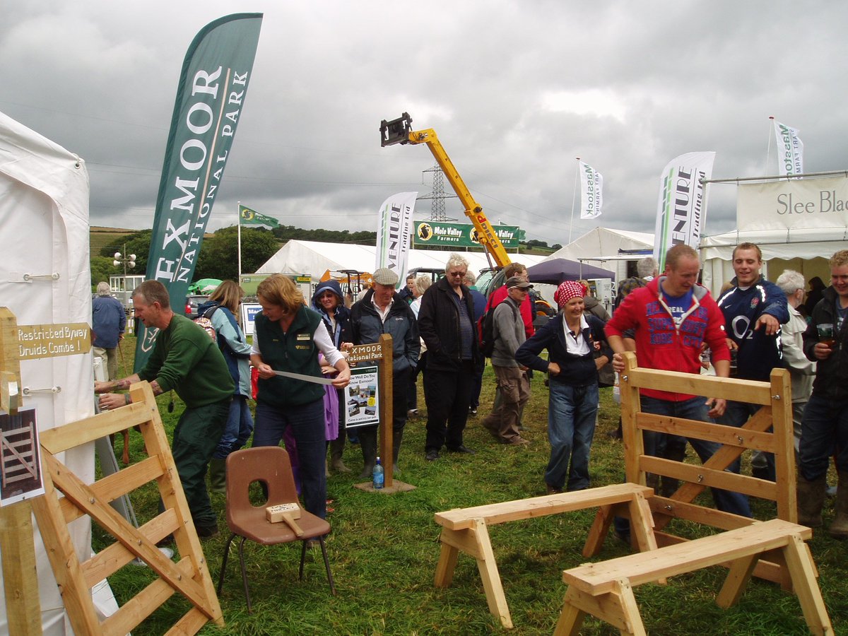 ExmoorNP's tweet photo. If you're heading to the @northdevonshow tomorrow do come any say hello π. Get tips and freebies for enjoying the National Park and try your hand at the notorious build a gate challenge. #notforthefeinthearted #doyouhavewhatittakes #whatrangersdoin theirsparetime https://t.co/odyiAt2kkN