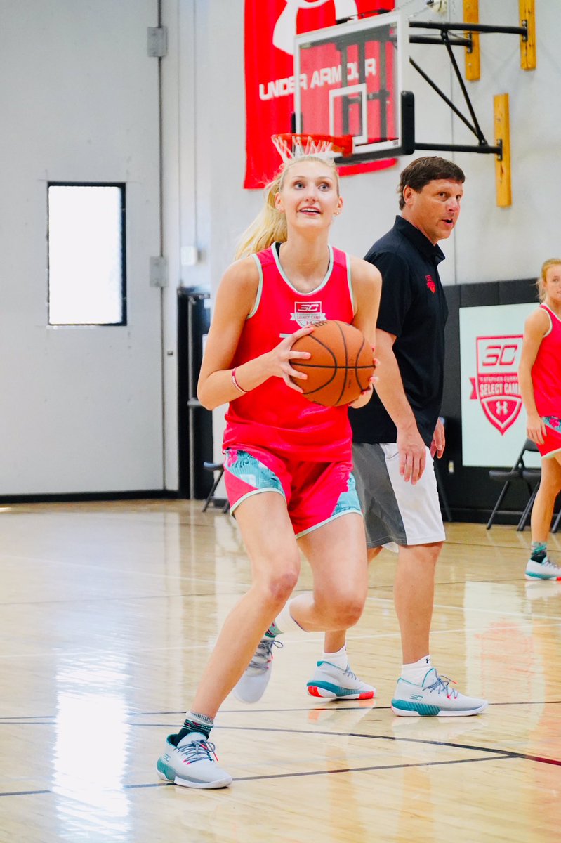 PassThaBall's tweet photo. Some GUERRILLAS in the building this morning #SC30SelectCamp https://t.co/DWZHZqOrAp