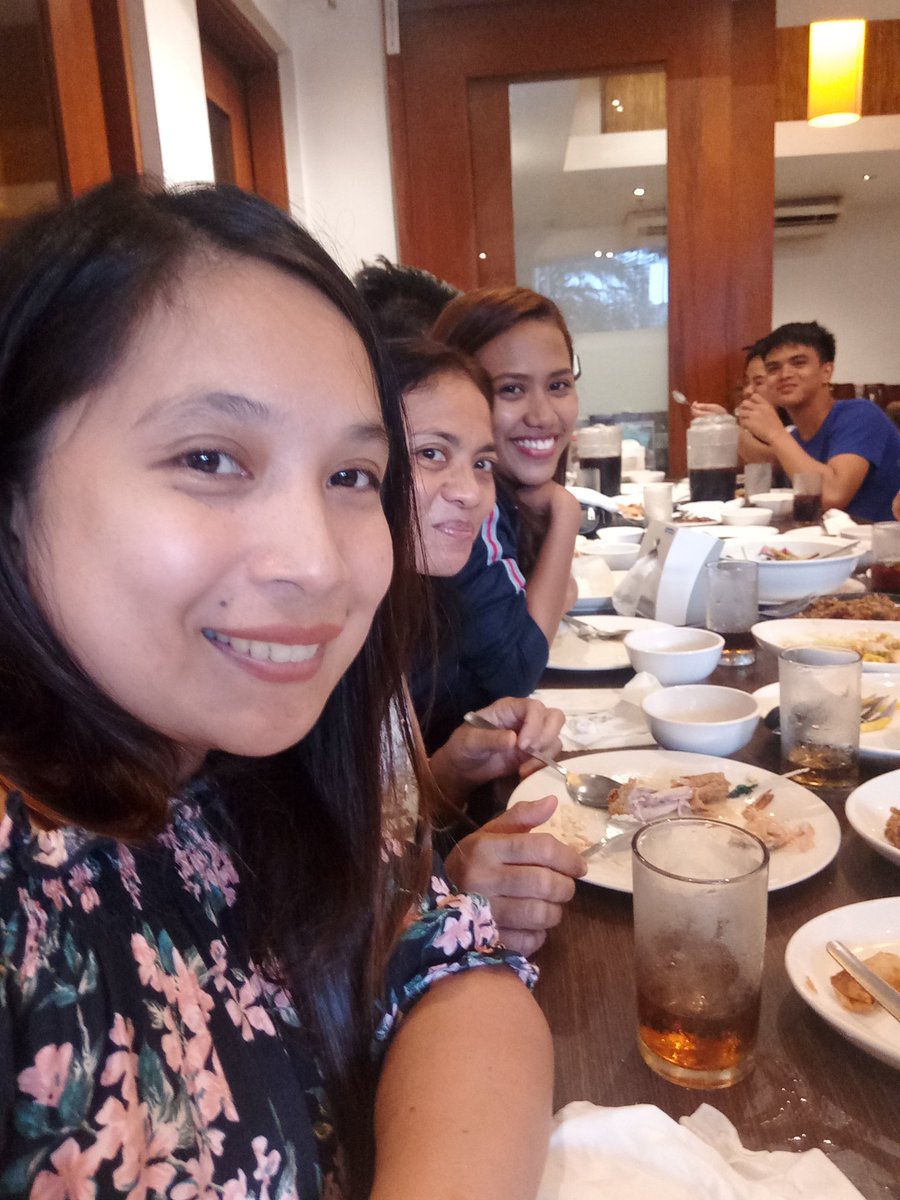 TeamangelV's tweet photo. Thank you sa chance n binigay s amin para maksama si Tatay, ksi ung pgmamahal nmin kay @itsmeangelieofc is extended to her family.  Kaya masaya kmi s munting paraan maipakita nmin suporta at pgmamahal kay Lie.
#DinnerWithTatayJoe https://t.co/Fsz1MEibfo