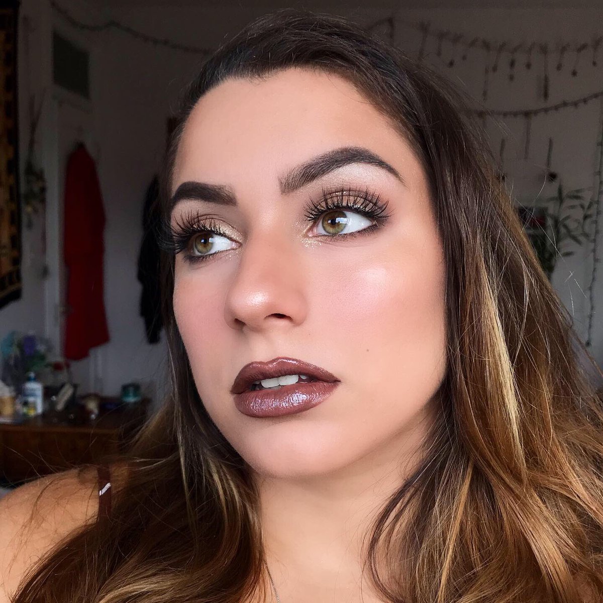 beauty_kmg's tweet photo. Birthday look!! I turned 23 yesterday β₯οΈπ₯
@TooFaced Chocolate Gold; Melted Latex
@ABHcosmetics Brow Wiz
@joliebeautyHQ Bomb Dot Com
@MACcosmetics Hyper Real Glow
#birthdaymakeup #birthdaylook #hyperrealglow #macglow #chocolategold #browwiz #bombdotcompalette #goldengoddess https://t.co/nTc79PI2Iy