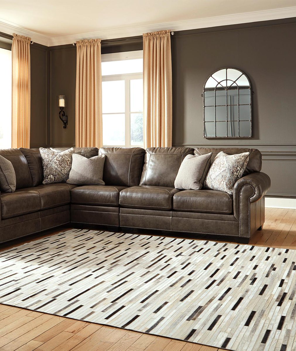 GAfurnituremart's tweet photo. You can never go wrong with a leather couch like this!
#styleguide #interiordesign #shopunderpriced #shopwithstyle #modernliving #atlantainteriors #contemporaryfurniture #shopupf https://t.co/Qd95KaKllx