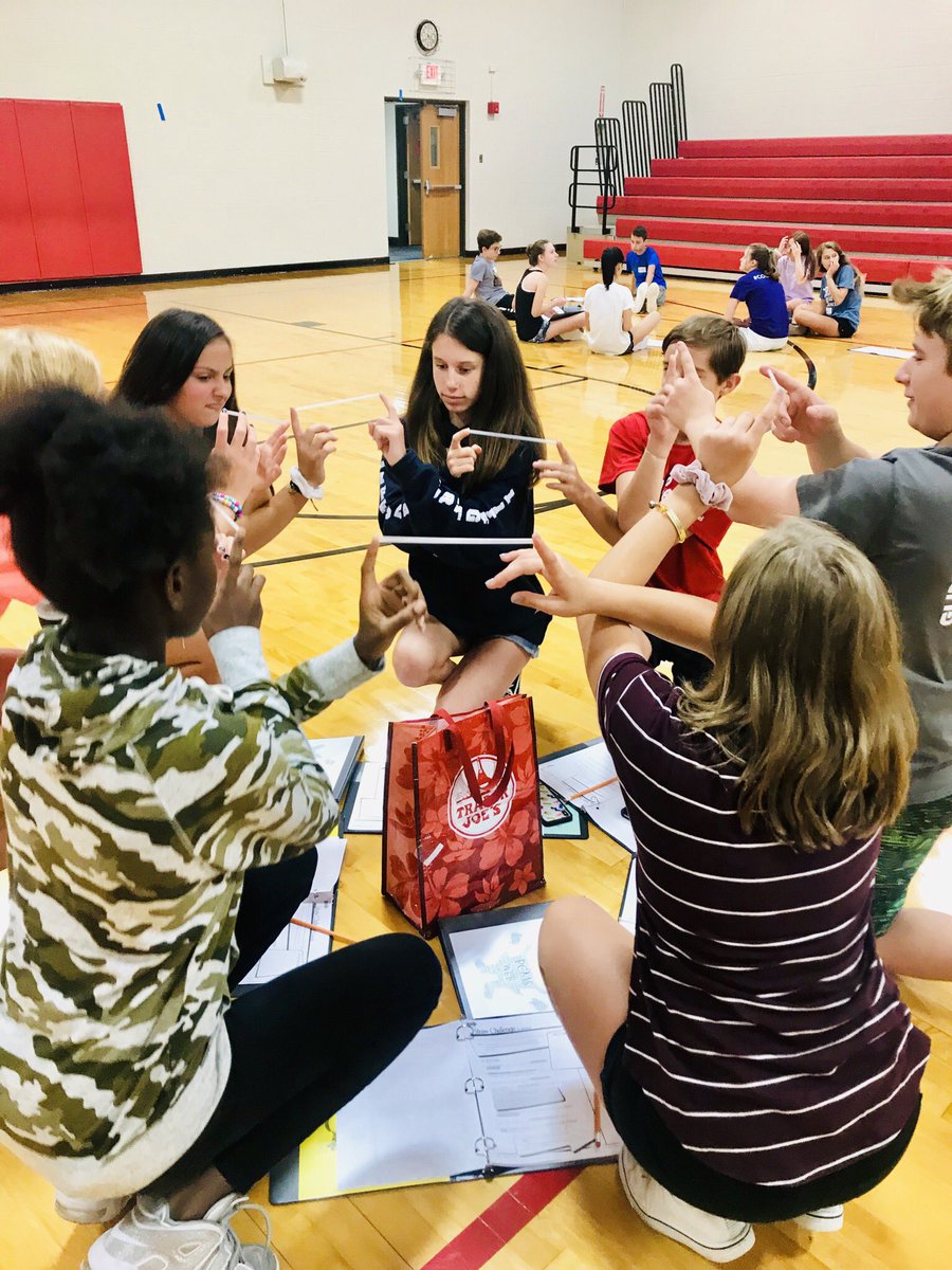 ccampbell_cms's tweet photo. WEB Leader training day 1✅ #savethestarfish #makeadifference #PCMSWEBLeaders #theboomerangproject https://t.co/432uCxm3yv