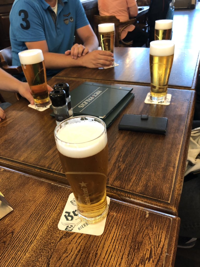 jorgvherpen's tweet photo. Op naar Haugesund🇳🇴🍺 #psv #awaydays https://t.co/uPas0kOyHg