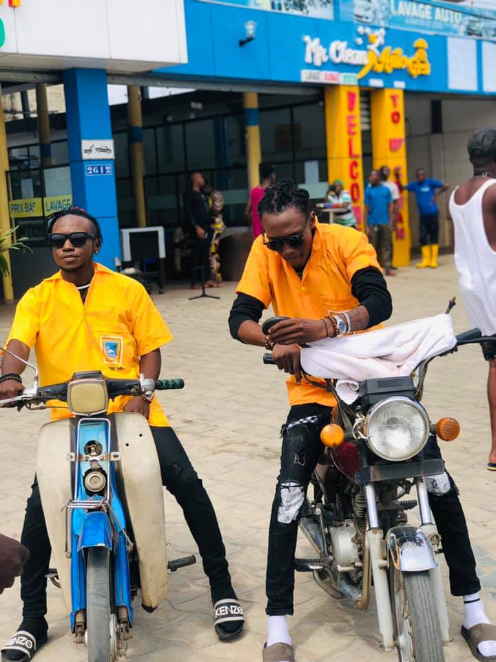 Bénin: <a href="/OfficielVano/">Vano Baby</a> et @Fanicko, les deux nouveaux « Zémidjan » de Cotonou (photo) beninwebtv.com/2019/08/benin-…