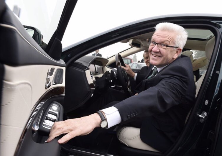 Deutsche Umwelthilfe beantragt Beugehaft gegen Ministerpräsident Winfried Kretschmann 

Um ein flächendeckendes Fahrverbot für Euro-5-Diesel durchzusetzen

Klimaaktivisten am Rande des Nervenzusammenbruchs

<a href="/welt/">WELT</a> 

welt.de/newsticker/dpa…