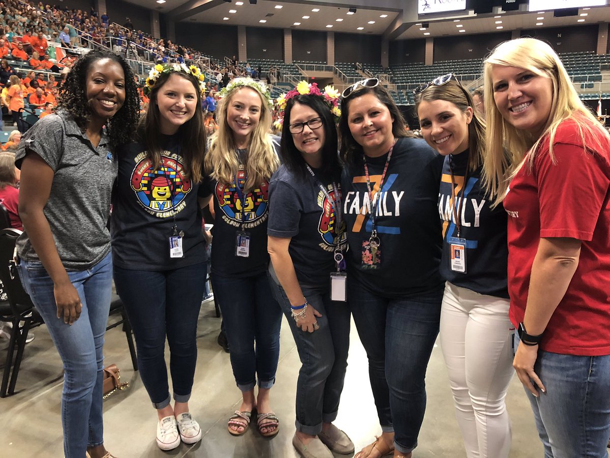 GE fifth grade through the years! 💙 <a href="/Golbowtweets/">Golbowtweets</a> <a href="/katyisd/">Katy ISD</a> #RootedInExcellence #GEinspires