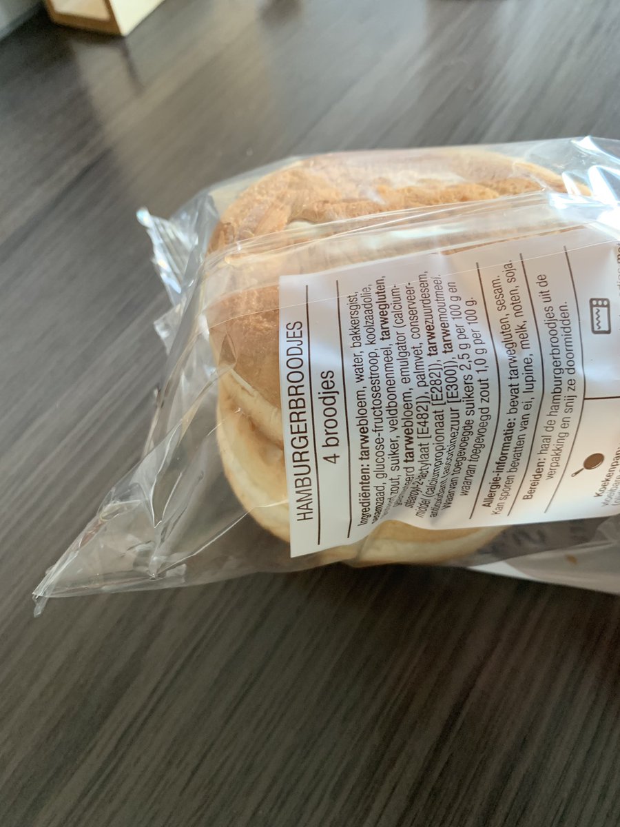 cyclingJeff's tweet photo. @albertheijn - hoe zit het met jullie secundaire arbeidsvoorwaarden? Mag de bakker afentoe een broodje eten tijdens werktijd? #4broodjes https://t.co/69JwqCjSNv