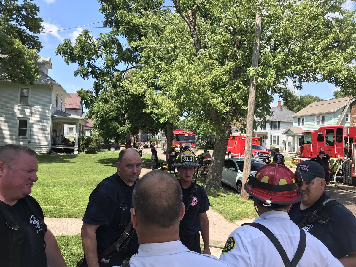 ErnieRhodes03's tweet photo. First in Engine arrived in four minutes. Quickly extended their attack line and hit the fire holding it to the room of origin. Another great job by @City_Janesville Firefighters. https://t.co/6ibpdkuknl