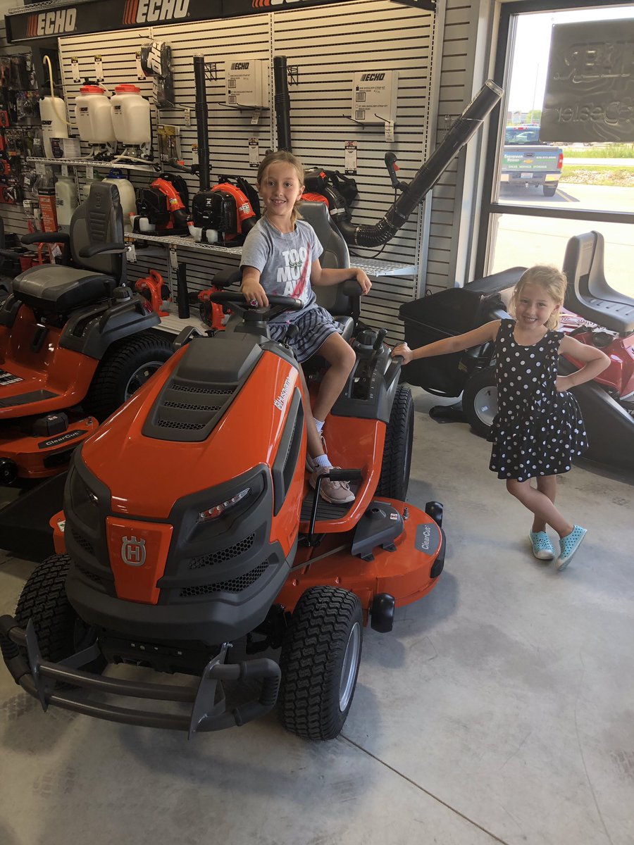 KHennesPro's tweet photo. @Rookieon1075 Hey Rookie! Down buying a tractor from Greg, and he even threw in 2 operators! Thanks Evergreen Power!  #Winning #GoPackGo https://t.co/w6JgfAoxB0