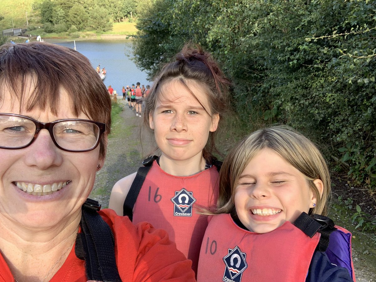 JoanneReynard's tweet photo. Great evening with @BarracudasDBC at #Doepark #NursesActive #Dragonboat https://t.co/Dv8jwmkZDp