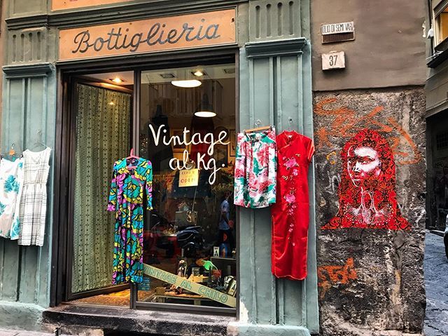NapoliStreetArt's tweet photo. SEBASTIEN BOUCHARD @sebbouchard #sebastienbouchard
#napolistreetart #streetart #napoli_da #napoli #streetarteverywhere #streetphotography #napolipix #napolinstagram #napoliproject #napolistreet #stencil #stencilart #art #colorful #beautiful #woman #body… https://t.co/dyM7WyRXhI https://t.co/wXHI7K0zeT