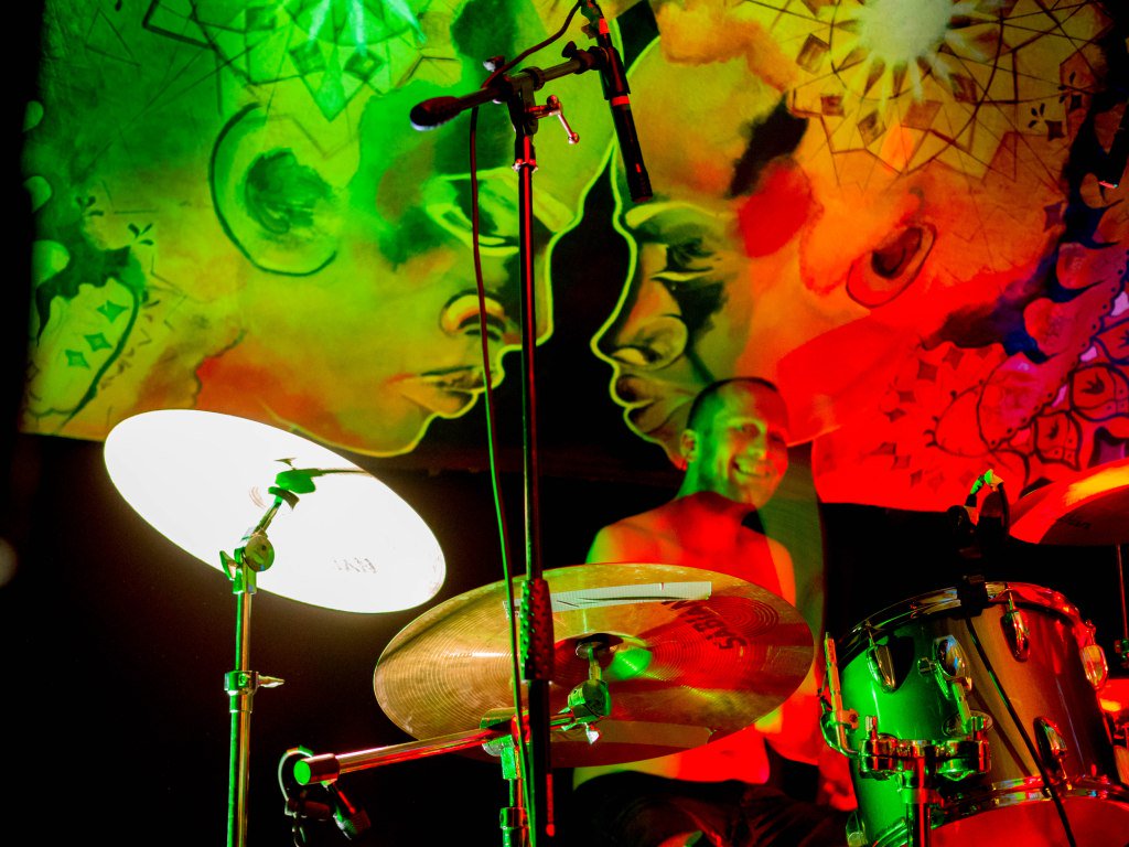 Celtarabia at the Green Gathering click on the link to see what happened @greengathering_
@northerngreeng #greengathering #greengathering2019 #hurdygurdy #hammerdulcimer loudhailer.net/2019/08/06/cel…