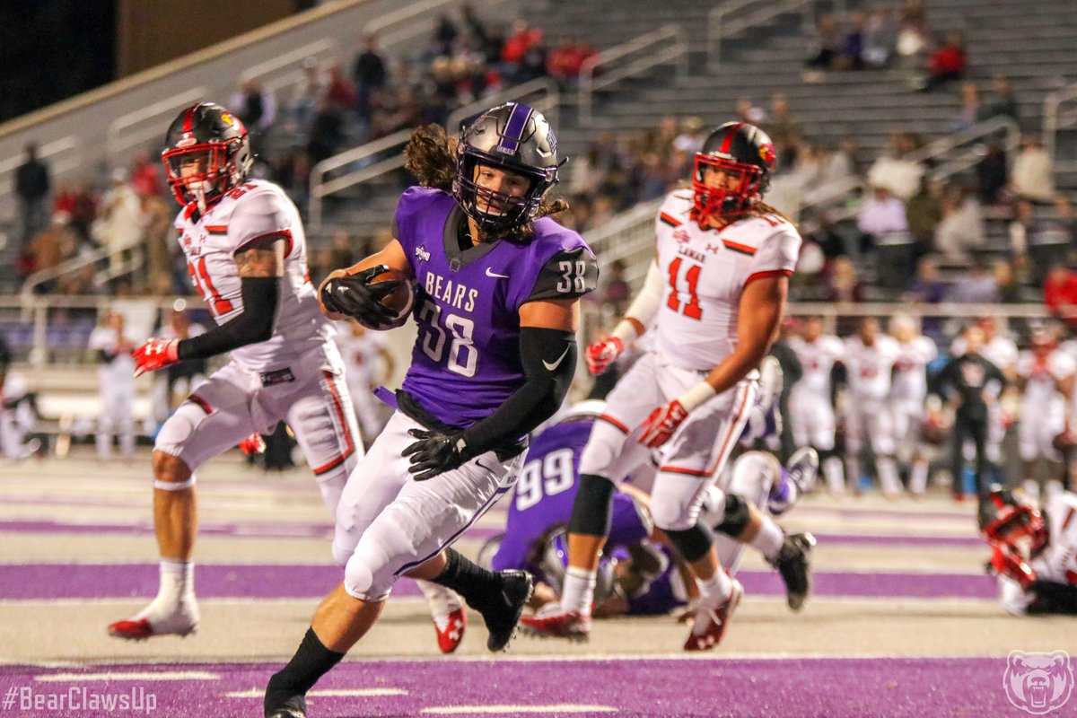 UCA_Football's tweet photo. Our pass-catching group is loaded with talent! 

🙌🏈🙌

Check out this preview of our WRs and TEs!

📰: https://t.co/Y3PyHcqa0m

#BearClawsUp | #FearTheStripes https://t.co/ZvV9f0tEL9