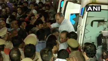 ndtv's tweet photo. Former External Affairs Minister #SushmaSwaraj 's body being taken from AIIMS to her Delhi residence.

(📸credit: ANI)

Post your tributes here: https://t.co/JOXR1HY94S https://t.co/vt0IPDudax