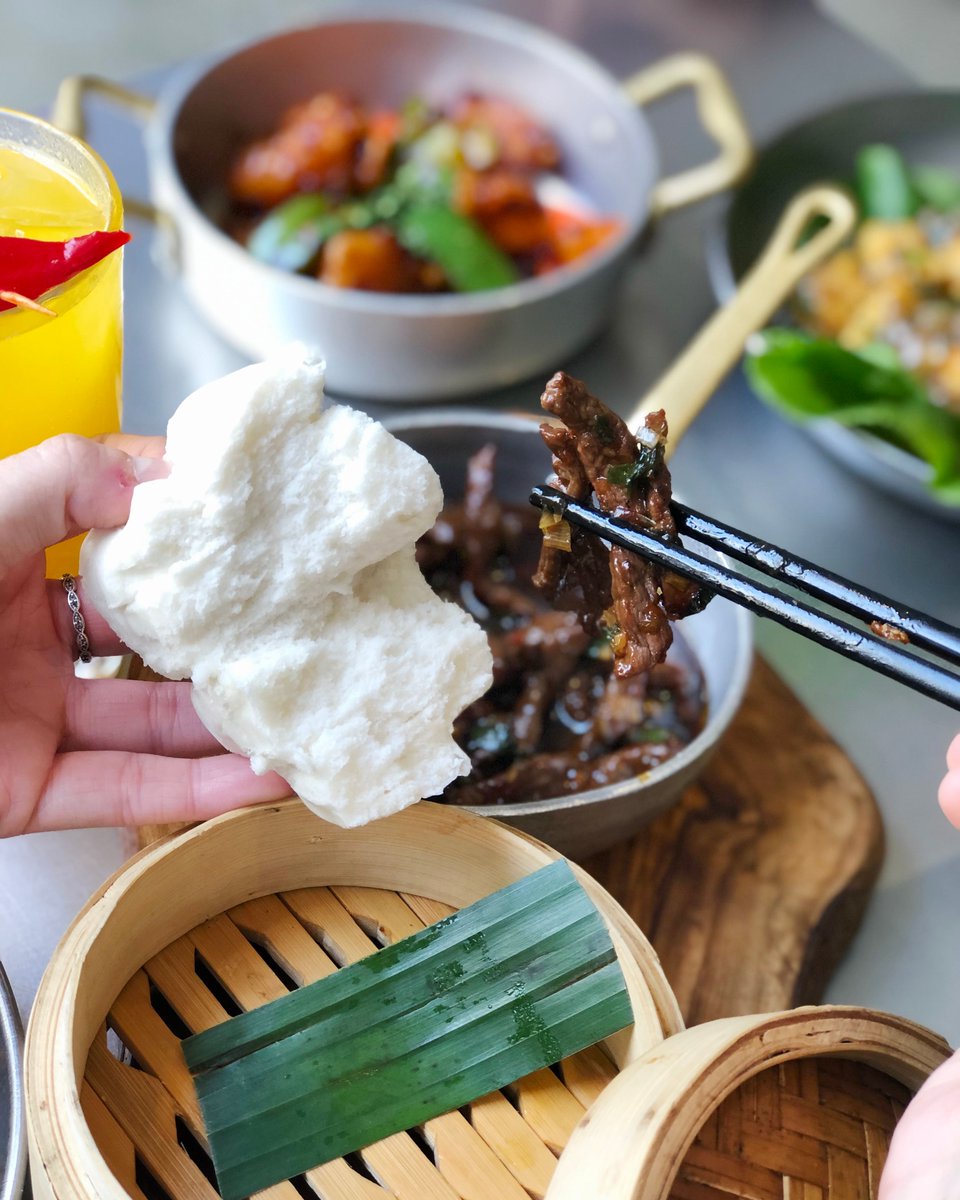 Heavenly shredded chilli venison served with a soft, fresh mantou bun. This dish is definitely a favourite here at 🤤 #FattPundit