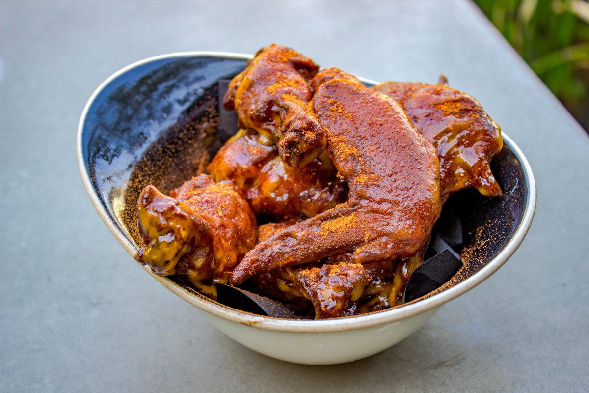 coldbeeratl's tweet photo. What goes well with Cold Beer? Wings. Smoked and fried chicken wings! ππ #ColdBeerATL #AtlantaBeltline #ATLeats https://t.co/Yj0D5U4MVn