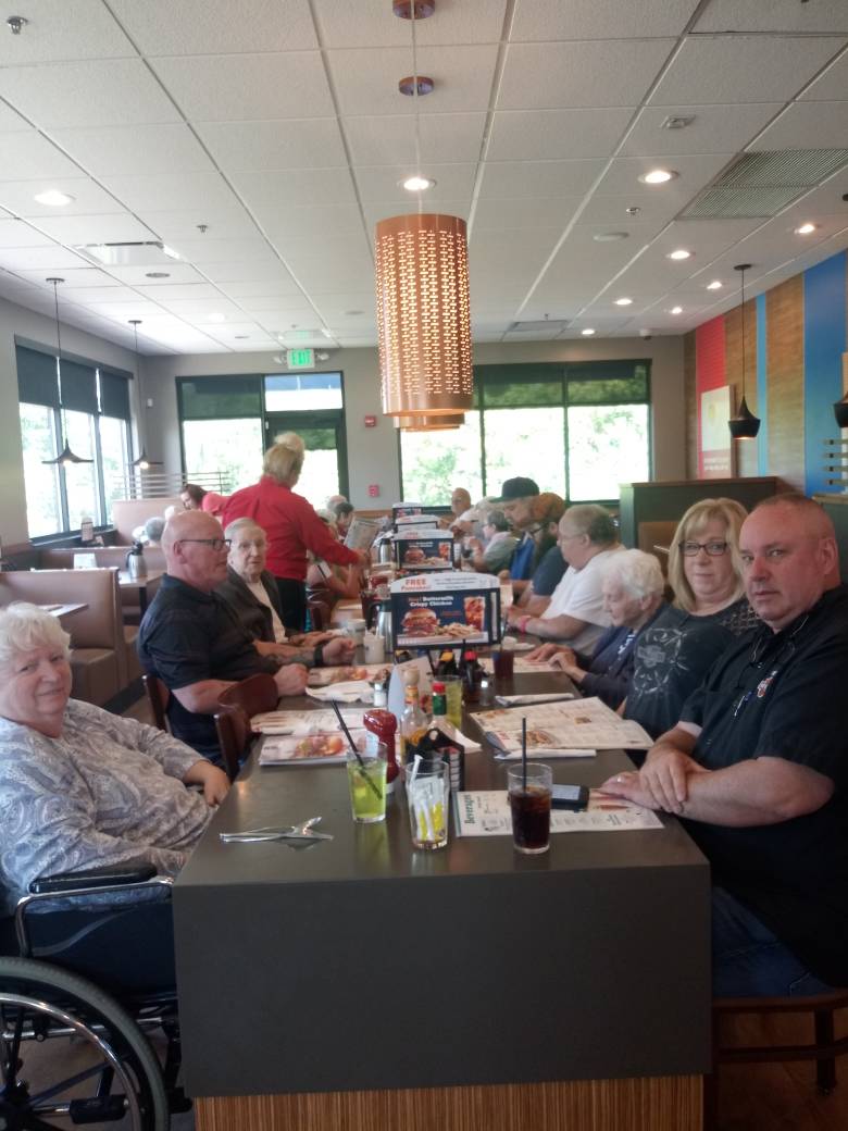 NorthpointeOaks's tweet photo. Outing to I-Hops! #TrilogyLiving @TrilogyLiving #Ihops https://t.co/EJW1djfkHn