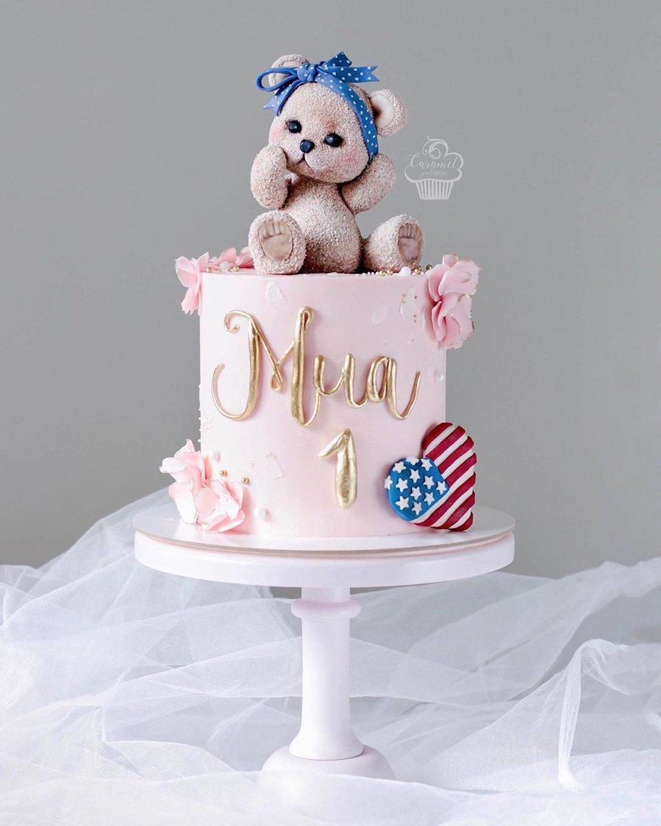 cohete En marxista ecumple on Twitter: "🥳 • Pastel para celebrar el primer año de una niña  nacida en #EstadosUnidos 🇺🇸 Créditos: 👉🏻 📸 @caramel.patisserie  #ecumple #cake #pastel #cakes #comida #cakedecorating #torta #bolo  https://t.co/PNnSln5Kdl" / Twitter