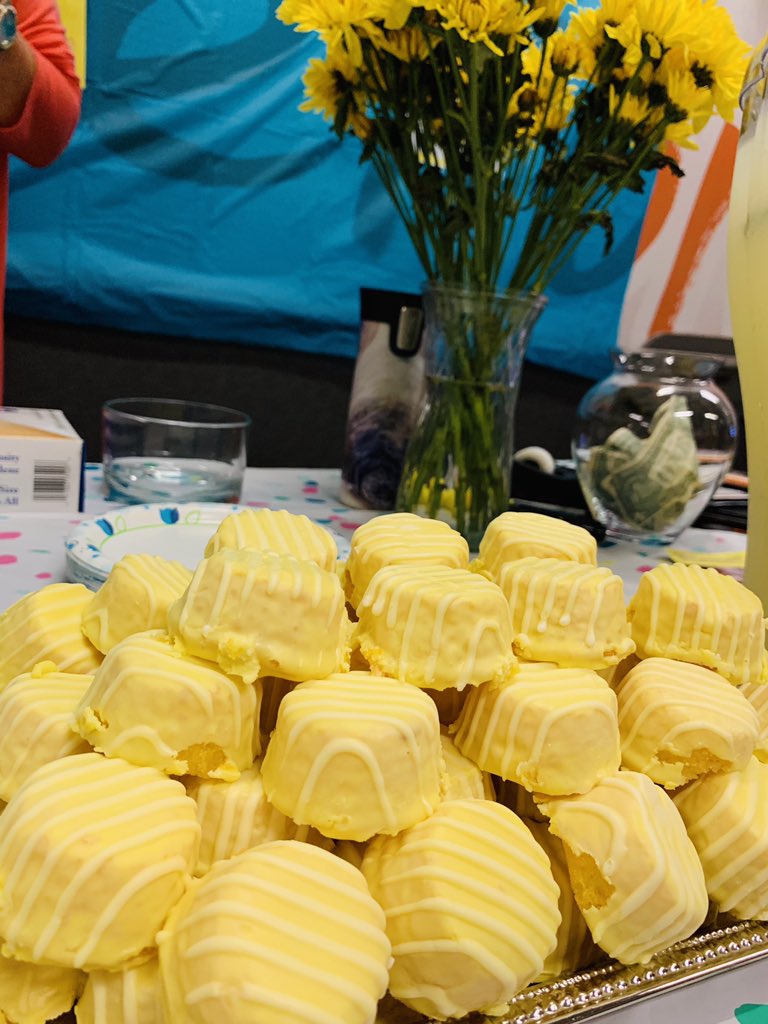 be_okc's tweet photo. OKCOOP Lemonade Stand! @EngagementCare @be_okc #OOPBeProud #onecupATTatime #TeamGarcia #AlexsLemonade @coe_tammy https://t.co/8Js46lZ5qW