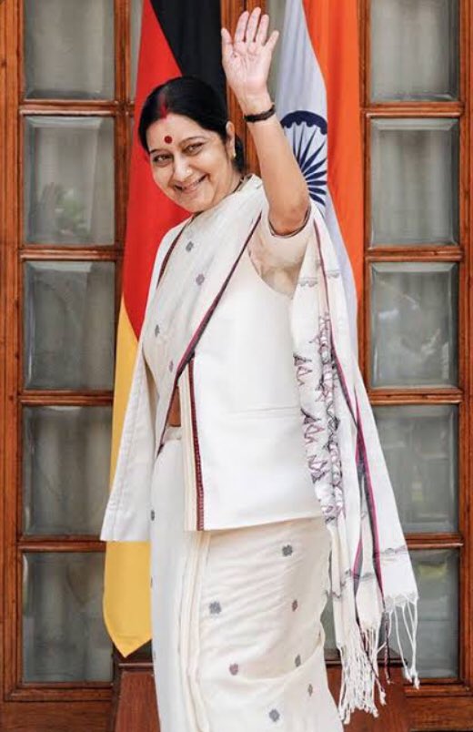 AshBiswal's tweet photo. I first met @SushmaSwaraj ji at the final #BasicLeadershipCamp of @NCC_India.
She was d chief guest & CM of Delhi.I was lucky enough to be chosen to interact with her. She spoke abt leadership skills & her life.I was dazzled by her personality& became an ardent fan. RIP SushmaJi https://t.co/IPXDrwfBrY