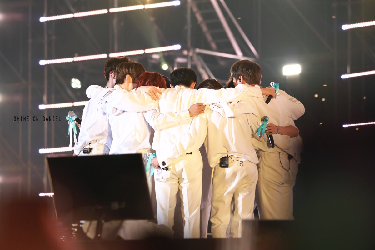 Kang1210962's tweet photo. Let's meet again when spring breeze passes. 

#우리워너원_이주년_축하해
#TwoYearsWithWannaOne

I miss you so much. https://t.co/4cWsJ7EjaX