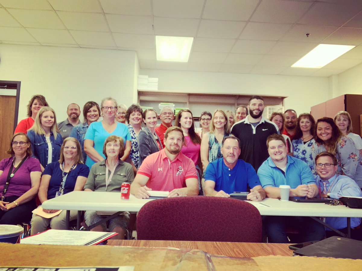 SouthmontJrHigh's tweet photo. We were SO excited to welcome our students today and to kick of this new school year! #proudtobeamountie https://t.co/KCWAbyk3t8