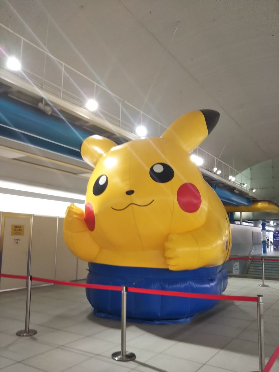 hasatomao's tweet image. 朝のラッシュの時間帯もピカチュウ改札通ると『ピカチュウ⚡️ピカ⚡️ピカ～🎵』って、連呼してたわ！！