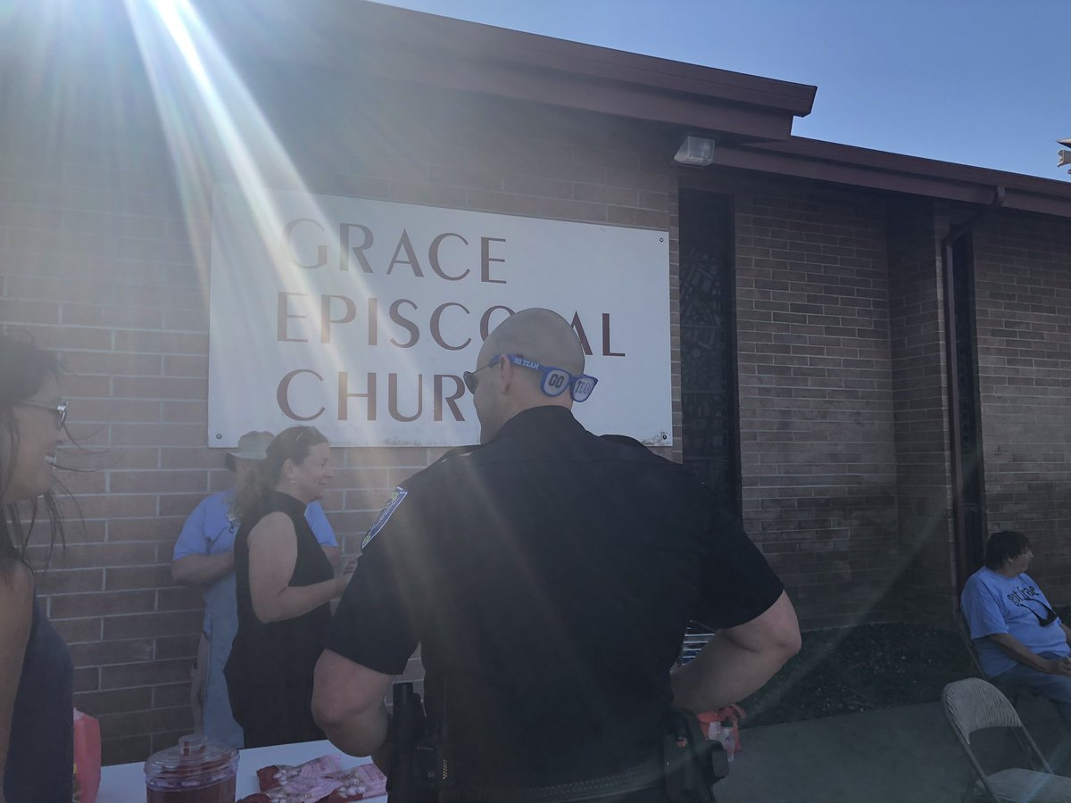 Grace Episcopal Church has a carnival going on!! #ffpd #NationalNightOut #TeamBigBus