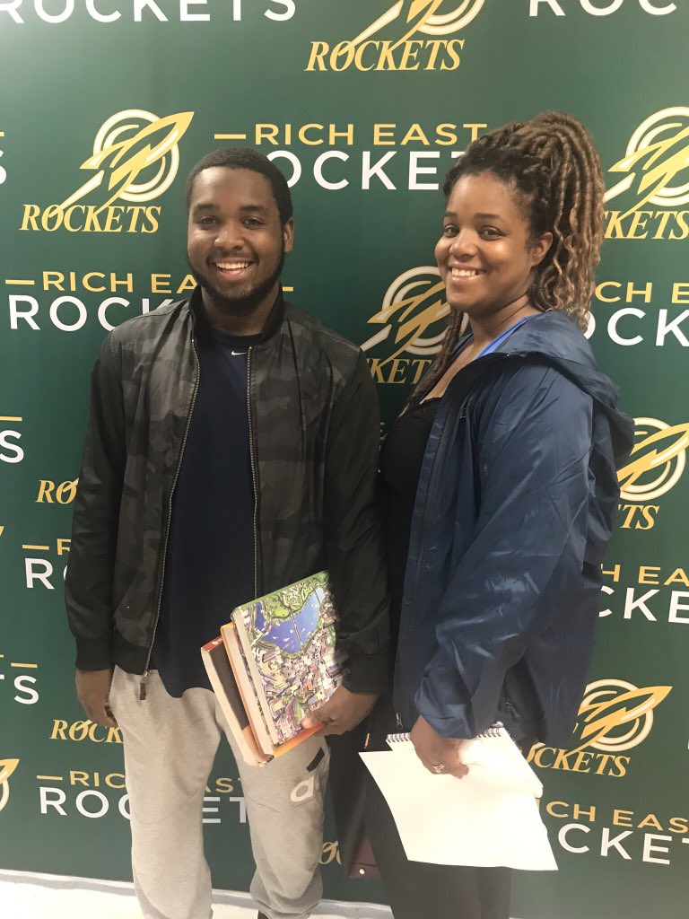 SheilaH1010's tweet photo. This is what high school is about...families coming together to walk into another chapter!!! @SheilaH1010 @dr_brass @RichEastHS @QuincyOwens4 @NigelBAnderson https://t.co/u0nnUxb2OO