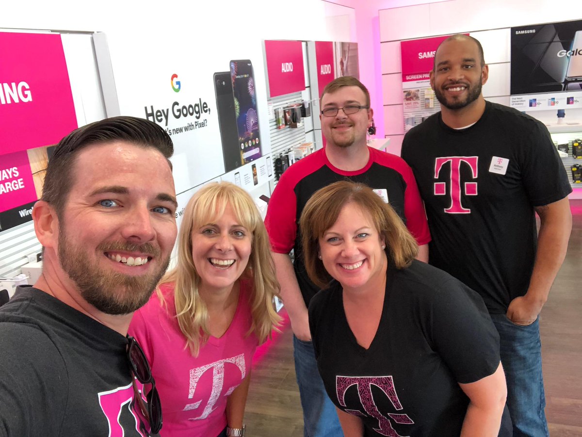 _JennBailey's tweet photo. DAY 1 in the books...Great job Hales Corner in Milwaukee! Way to represent Operations! #TeamOpsReady, #HQtoYou, #OpsForLife @sjreines @JordanWerley @DranaeB @dallasfanatic https://t.co/7BOZVi2Nkv