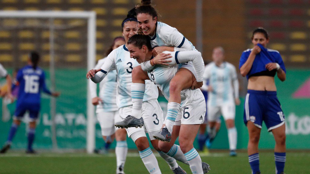 infobaedeportes's tweet photo. Argentina goleó 3-0 a Paraguay y es finalista de los Juegos Panamericanos #Lima2019 https://t.co/s3MmgW5hqg https://t.co/FKsZ1LPlyt