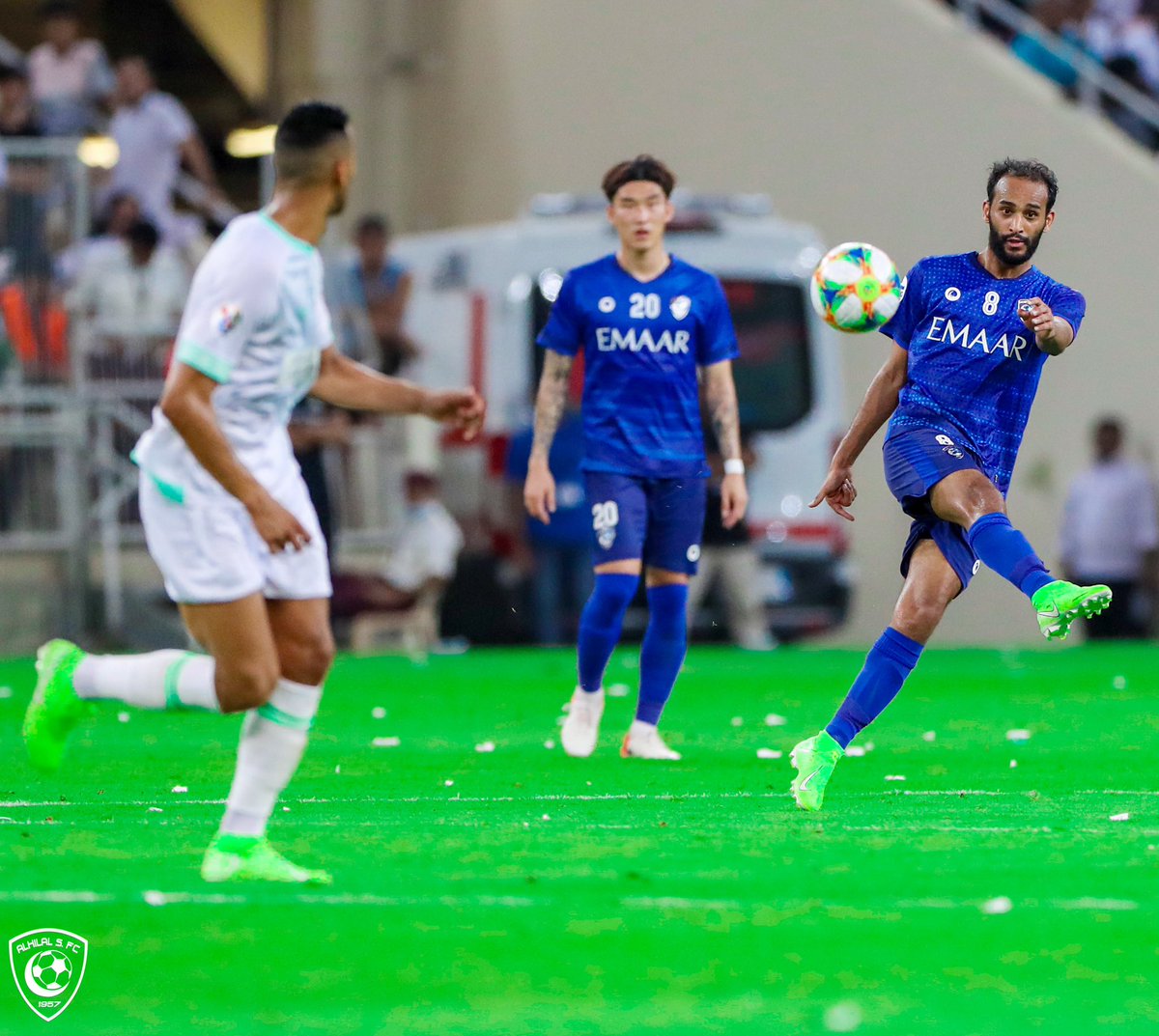 Alhilal_FC's tweet photo. 🎼 قسّم يا عطيف 💙🤩

#الهلال
#الأهلي_الهلال https://t.co/35IFwNoHlu