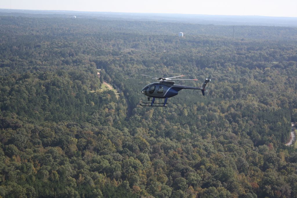 MDHelicopters's tweet photo. This #MD500 belongs to South Carolina Law Enforcement Division. #SLED’s aviation unit responds to a range of calls including criminal apprehension, lost or missing persons, and surveillance.
#southcarolina #LEAviation https://t.co/e1sXgGetiK