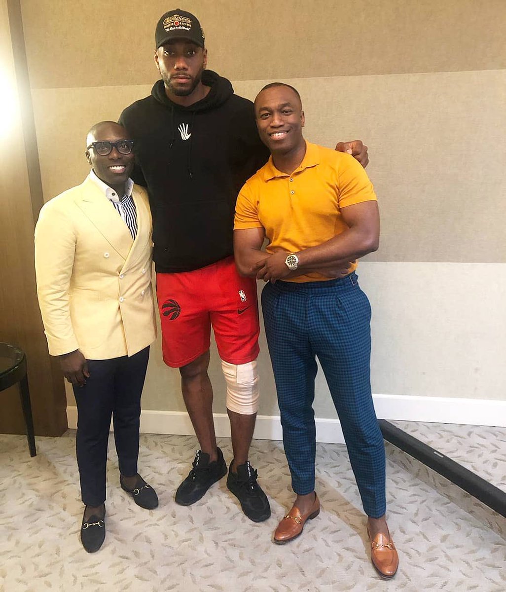 YahooCASports's tweet photo. Kawhi rocking Raptors shorts still is the most Kawhi thing ever 😂 via @sorencustom https://t.co/PZCm0dYUx2