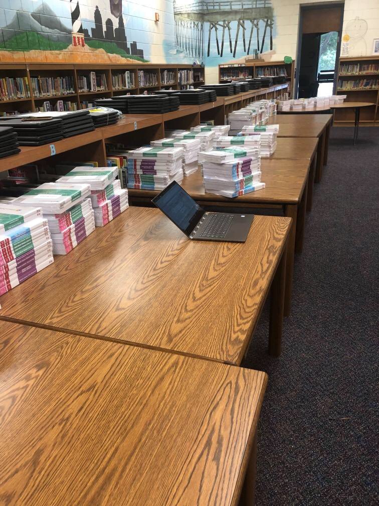 CMSK5Academics's tweet photo. Here we go!! Shipments of @ELeducation from @LearnZillion arriving to @CharMeckSchools this week!! ๐ค๐ #CMSLIT @edukings @CMSSupt @dianetpowell @jenni_greene https://t.co/lyVLOFKSpq