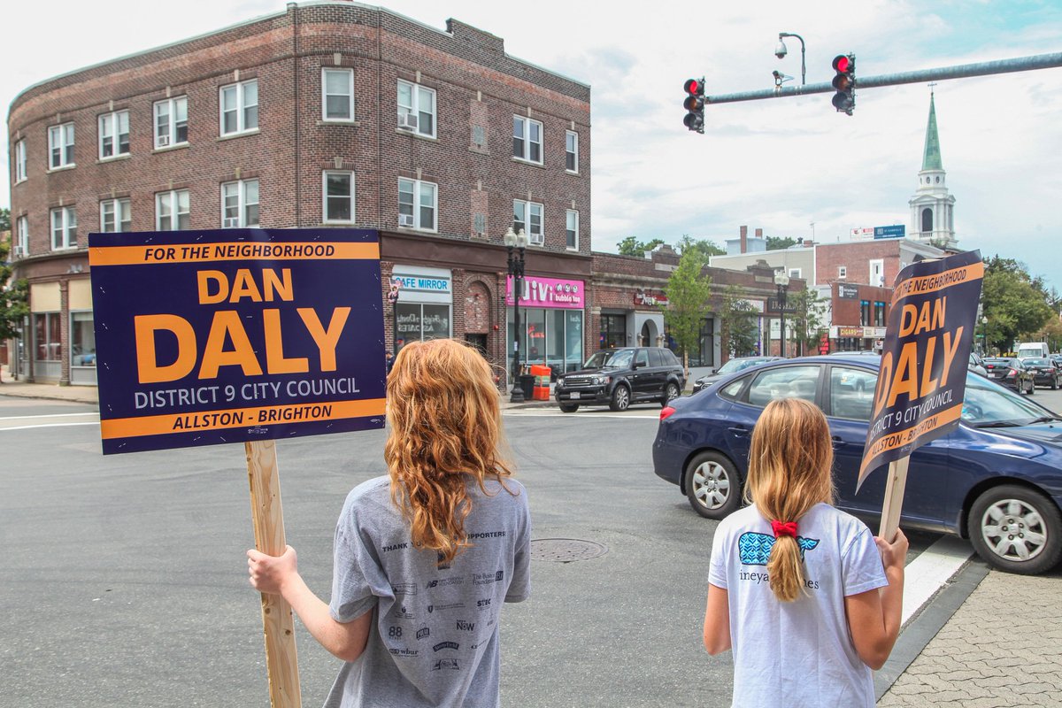 DanDaly4AB's tweet photo. Great turnout this past weekend for the Stand Out and Lit Drop! As we get closer to this election, I want to say thank you for all the support I've gotten from my community, family, and friends! I'm running for all of you! #ForTheNeighborhood #DalyForAB https://t.co/IBmQLnwYH9