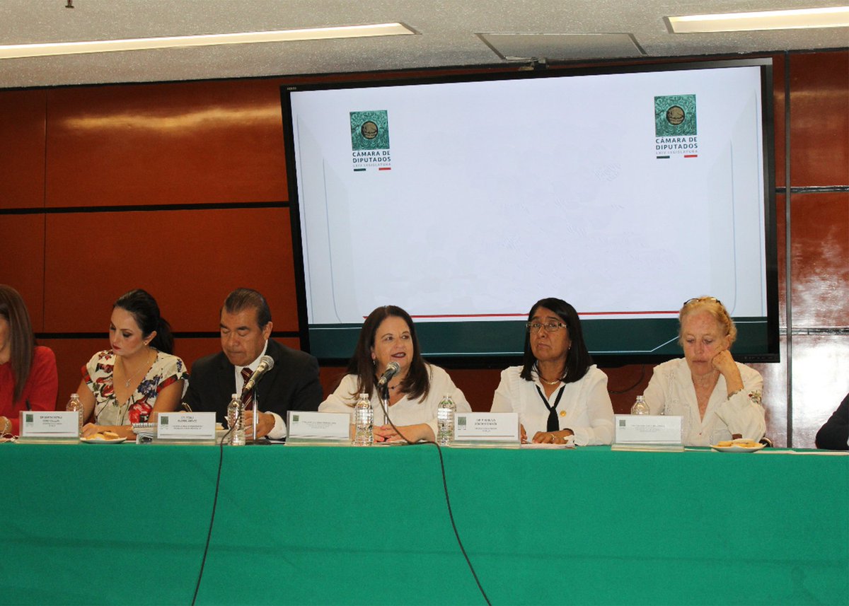 Seguro_Popular's tweet photo. La Comisión de Salud de la @Mx_Diputados celebrará este 7, 8 y 9 de agosto las audiencias públicas en torno a la creación del nuevo Instituto Nacional de Salud para el Bienestar. 

Para conocer más sobre este tema, consulta nuestra página web ▶️ https://t.co/CQmP4KHnAw https://t.co/P7ddfArWOS