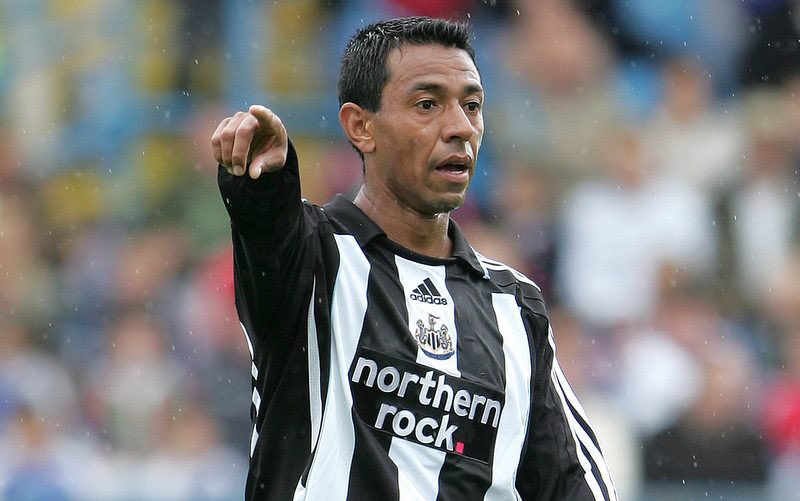 EveryManSport's tweet photo. 🇵🇪 NOLBERTO SOLANO

🔥 What an underrated player he was for the Toon and the Villa

🦙 Played 95 times for his country over 15 years. Crazy numbers

👀 Now a coach for Peru, who excelend at the World Cup and Copa America in recent years

#RandomPlayerOfTheDay 
#NUFC #AVFC #PERU https://t.co/WEF8gQHEFz