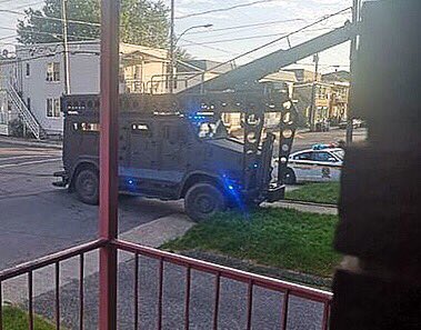 Patriot3Inc's tweet photo. The MARS #ElevatedTacticsSystem installed on a #Cambli-Thunder 2 Tactical #ArmoredVehicle belonging to Sûreté du Québec’s Groupe Tactique d’Intervention (#GTI)!
#patriot3 #rapidentrysystem #tacticalassaultladder #thunder2 #armoredvehicle #sureteduquebec https://t.co/PSkl8KV3DY