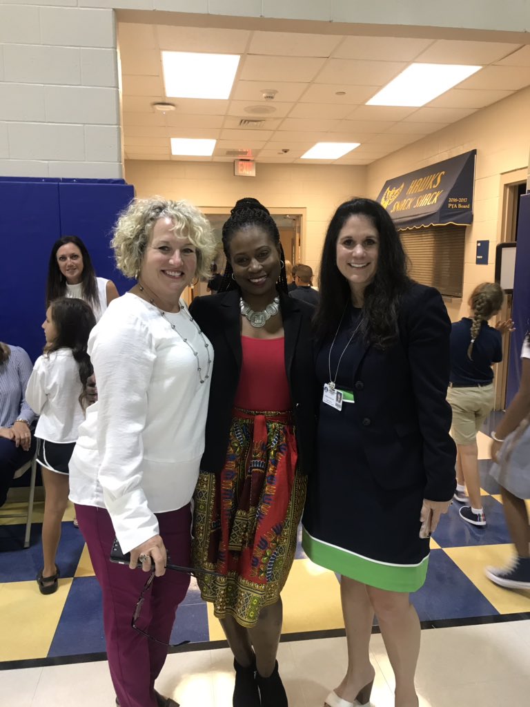 KP_DawesAP's tweet photo. 1st Day of School....(2019-2020)!! The faculty, staff &amp; students at Dawes Intermediate are READY to have an outstanding school year! @empowermcpss https://t.co/x3Z5o3OIIi