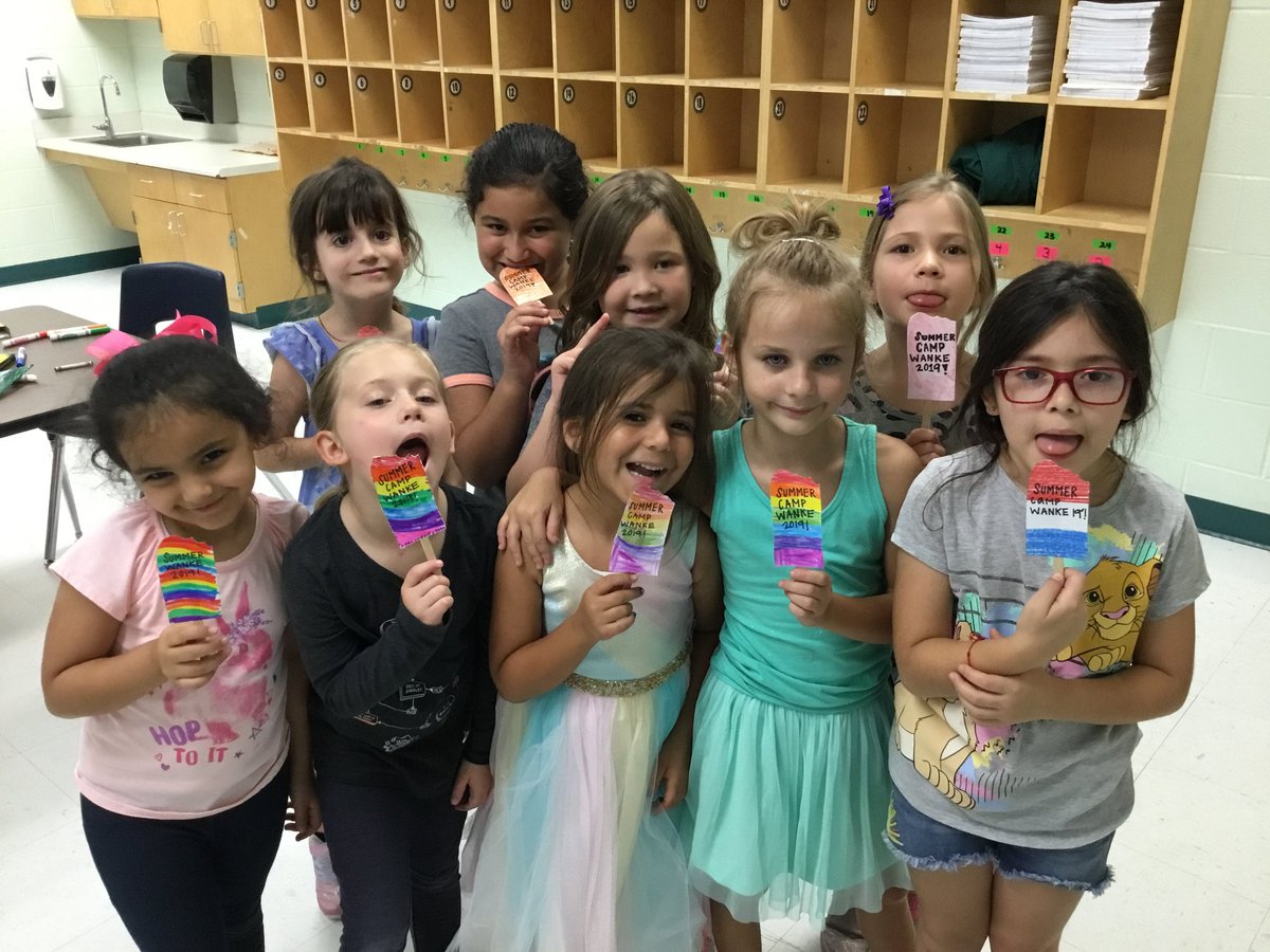 LT_MannyB's tweet photo. "Handmade" popsicles! @LT_AndreaGarza @LT_bogarza @NISDLearningTre https://t.co/TkhqU6aeGD